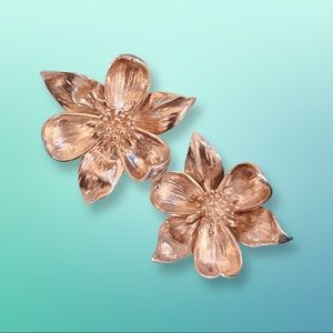 Tiffany & Co. Vintage Dogwood sterling Silver Floral Stud Earrings.